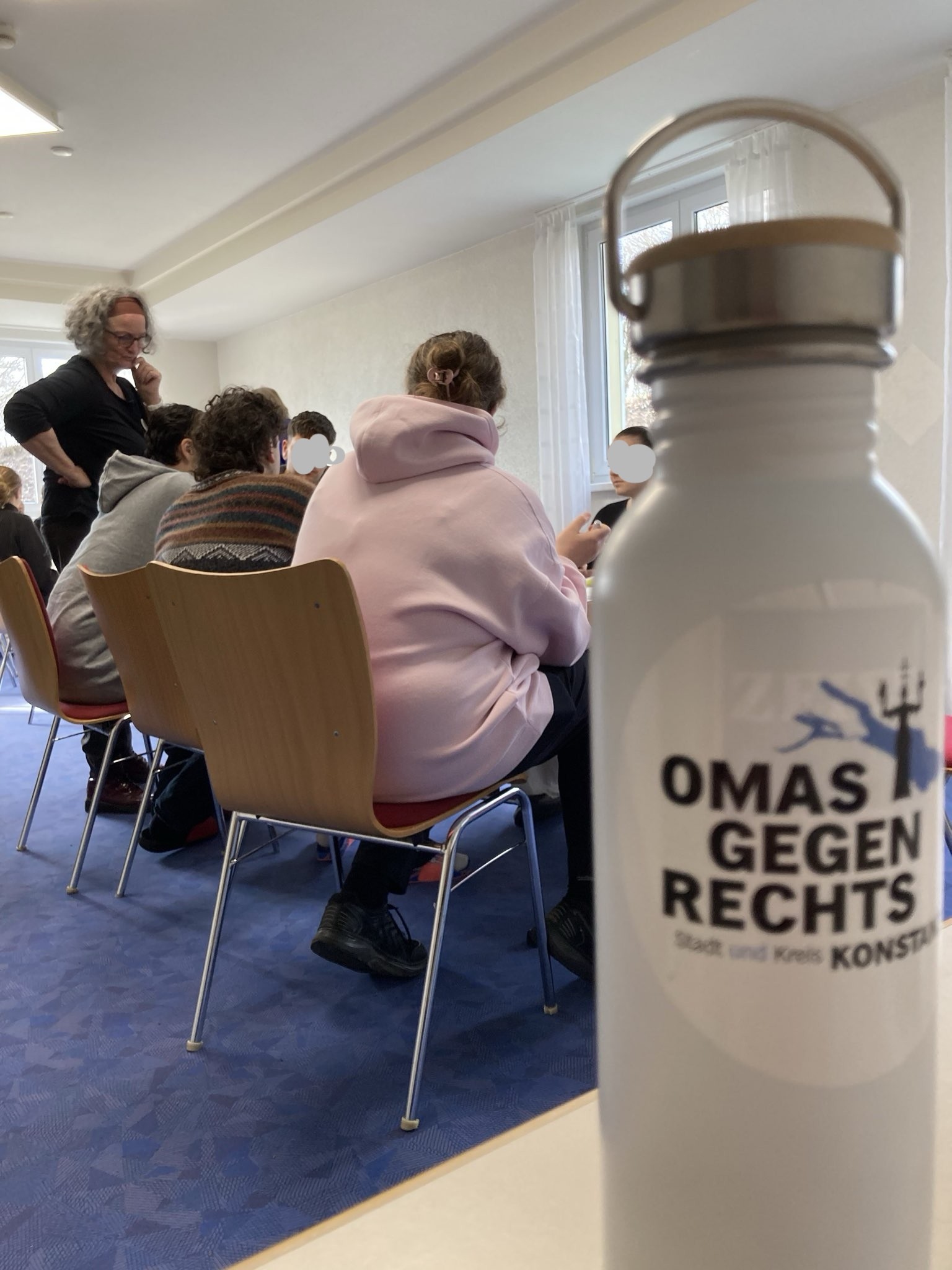 OMAS in der Schule – und plötzlich wird es ganz still im Raum